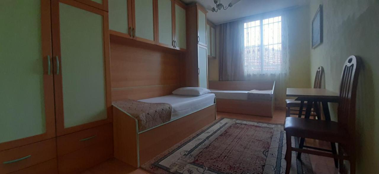 Enki'S Guesthouse Tirana Exteriör bild