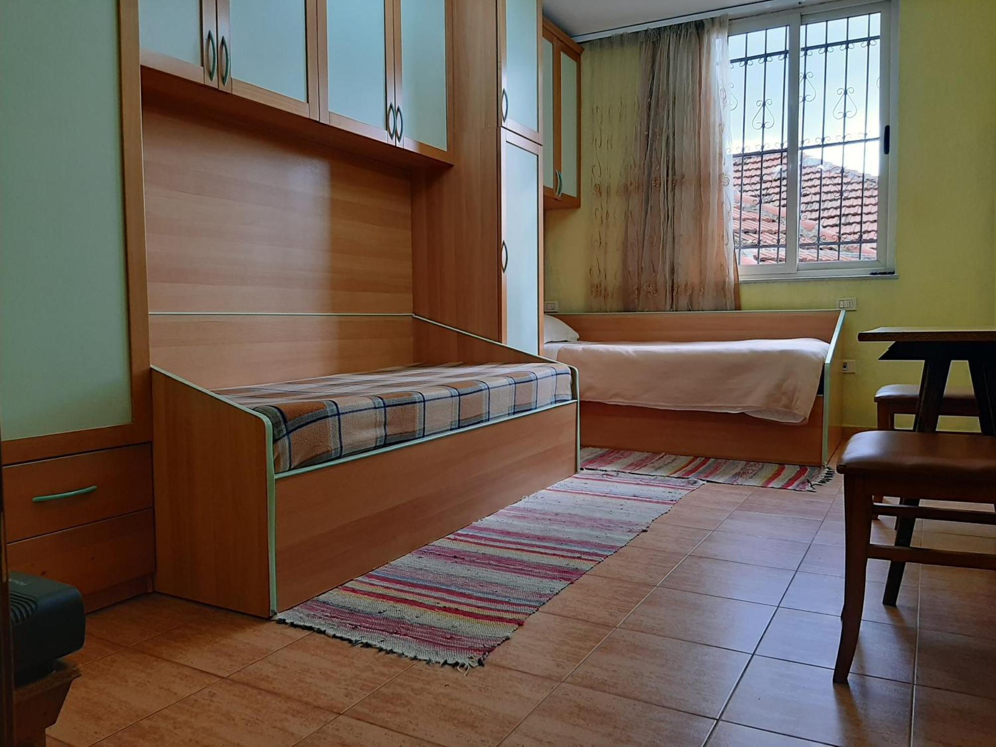 Enki'S Guesthouse Tirana Exteriör bild